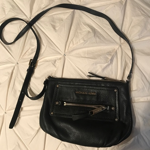 Michael Kors Handbags - Authentic Michael Kors black crossbody!